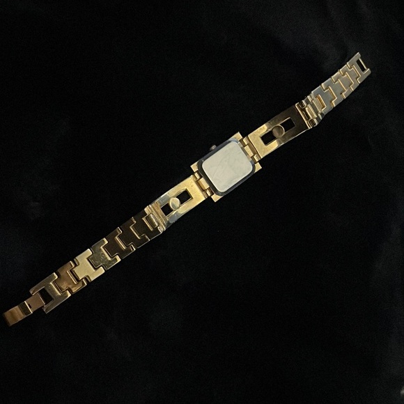 Côte d'Azure Crystal Inlay Quartz Analog Women's Watch - Picture 4 of 11